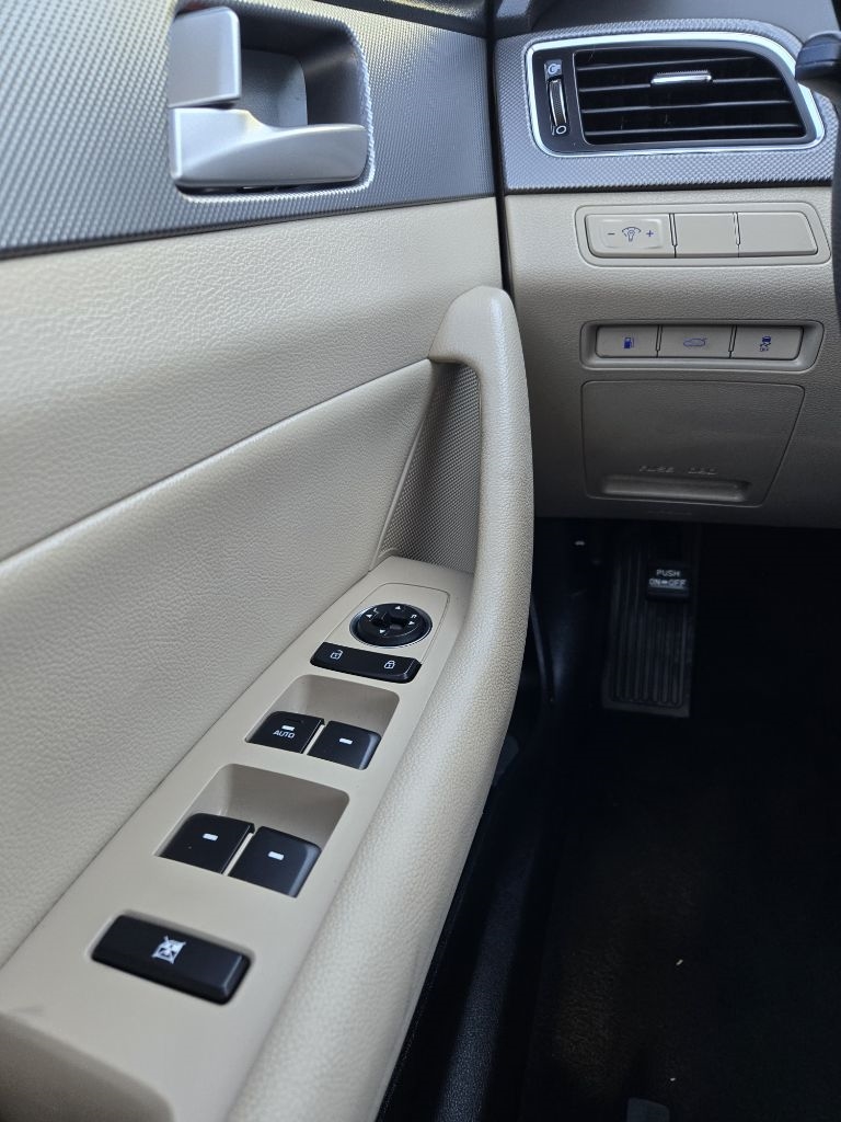 Hyundai Sonata Hybrid  2017 Hyundai Sonata Hybrid  2017