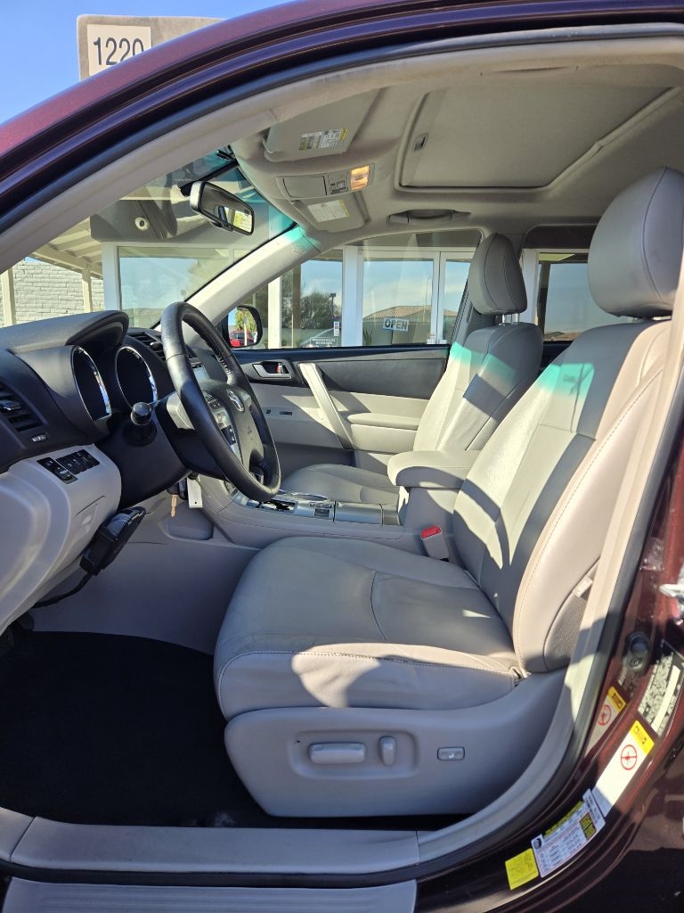 Toyota Highlander  2012