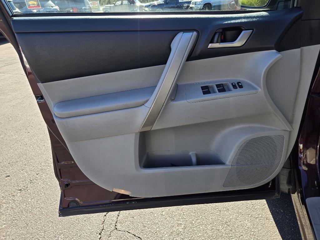 Toyota Highlander  2012