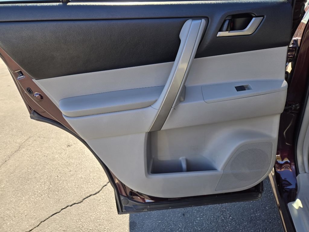 Toyota Highlander  2012