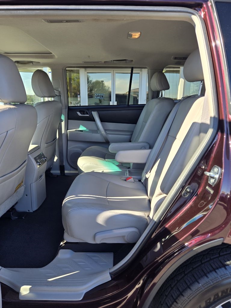 Toyota Highlander  2012