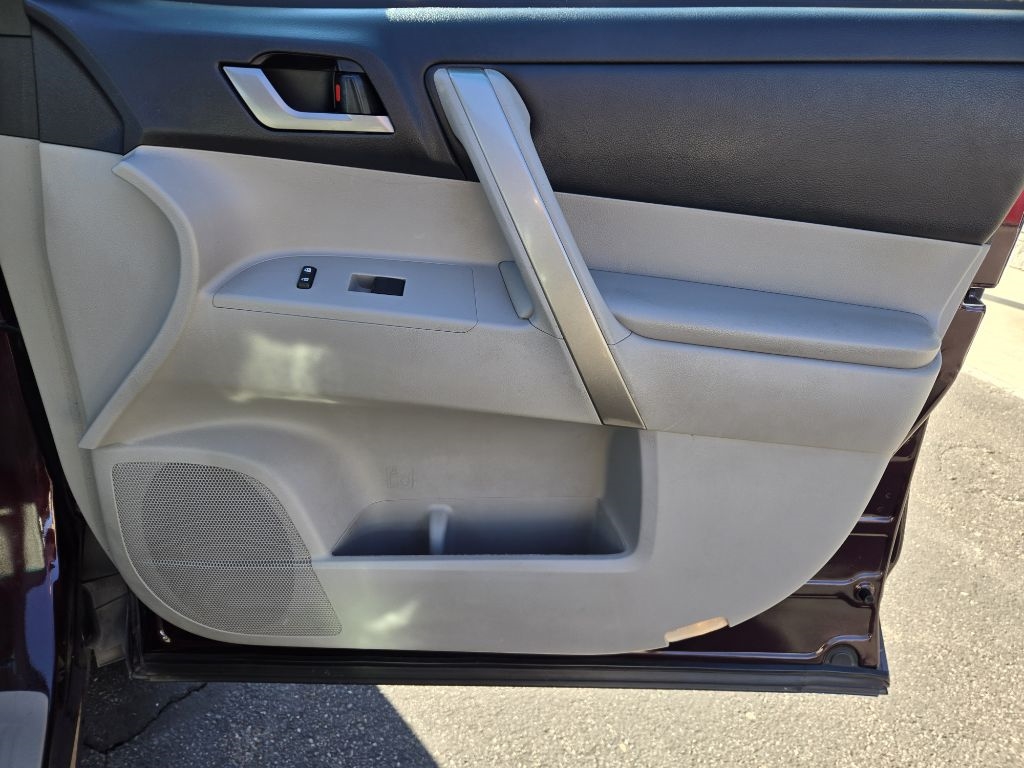 Toyota Highlander  2012