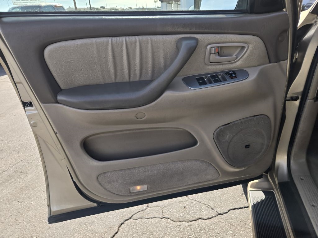 Toyota Sequoia  2005