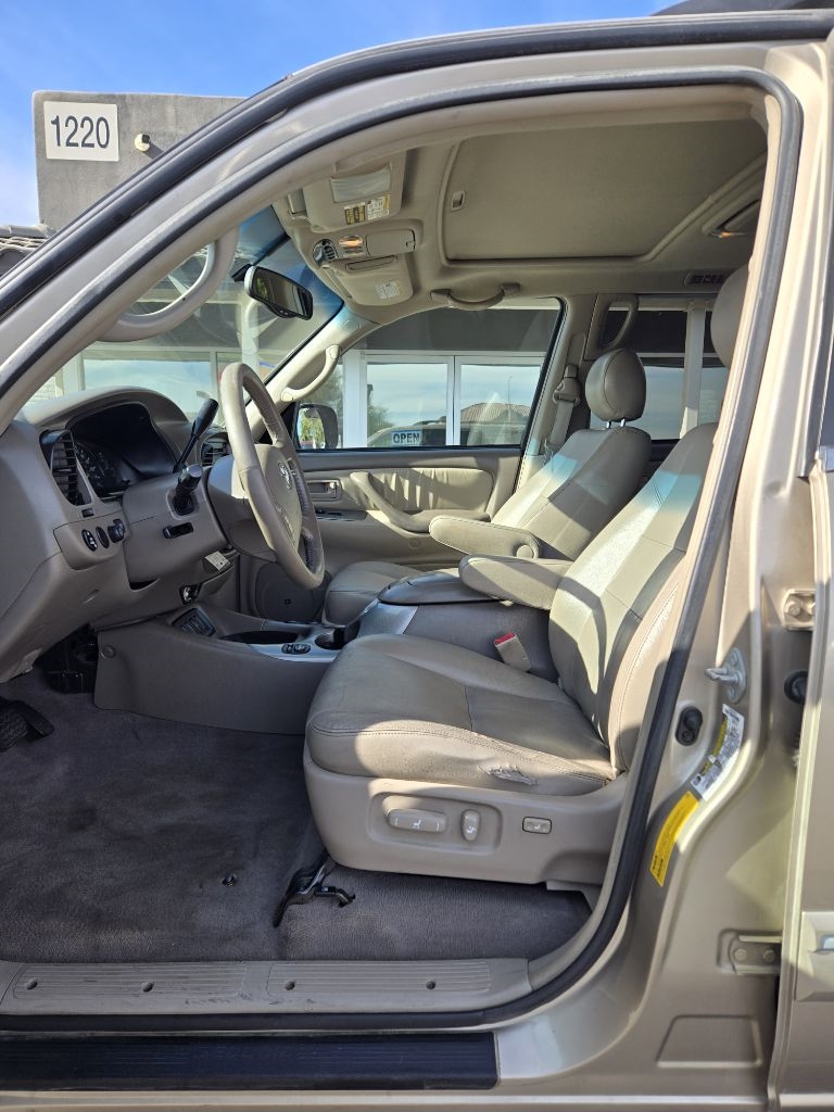 Toyota Sequoia  2005