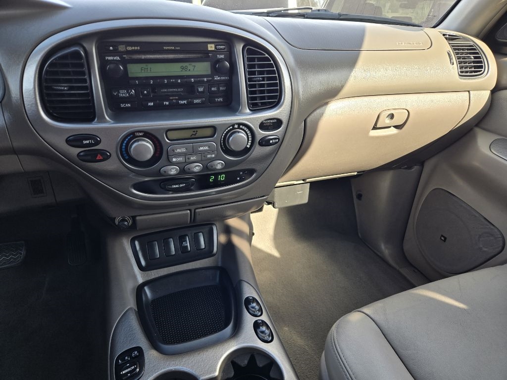 Toyota Sequoia  2005