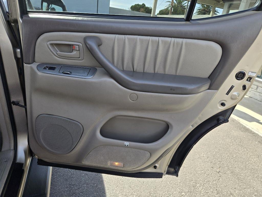 Toyota Sequoia  2005