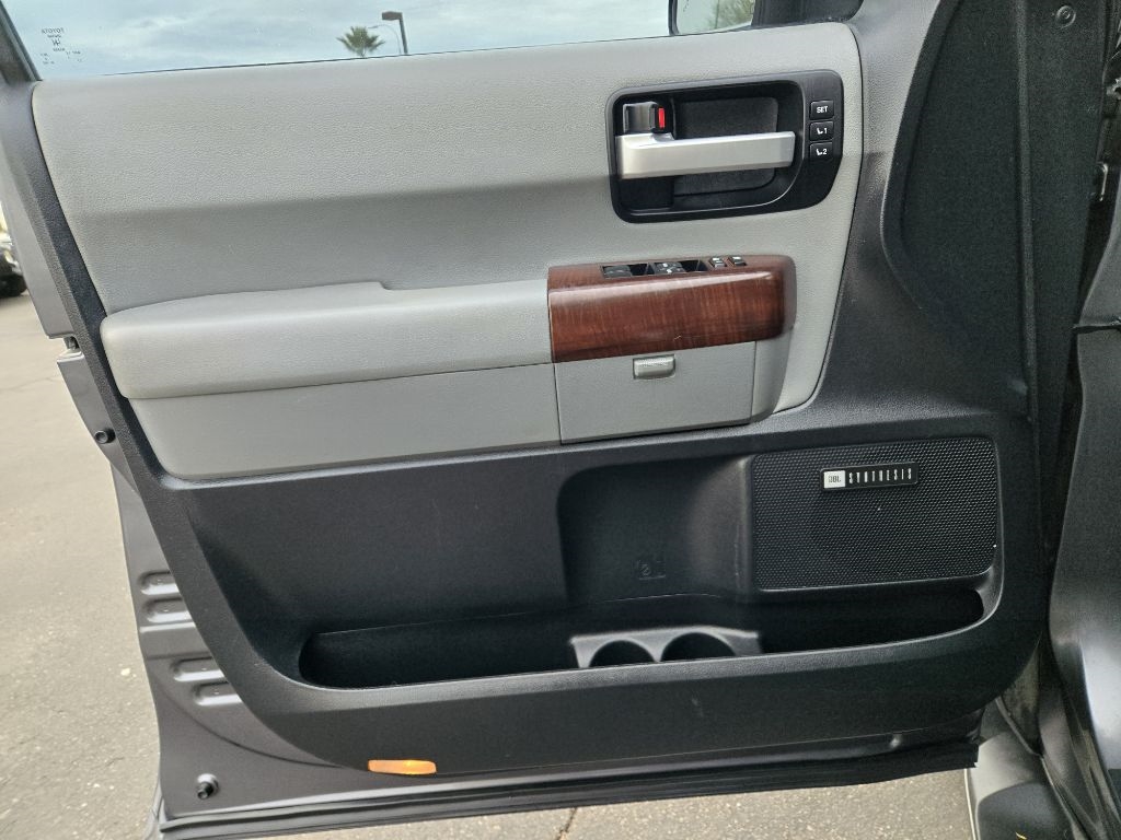 Toyota Sequoia  2013