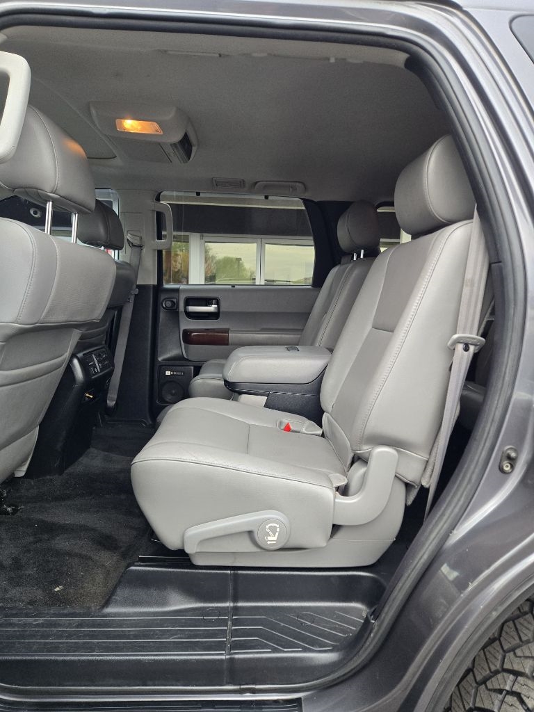 Toyota Sequoia  2013