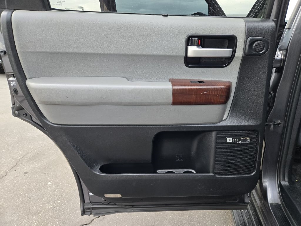 Toyota Sequoia  2013