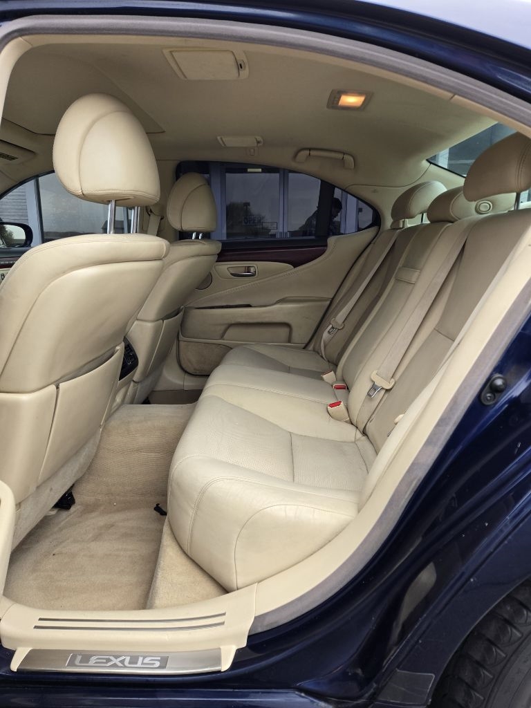 Lexus LS 460 4dr Sdn 2012