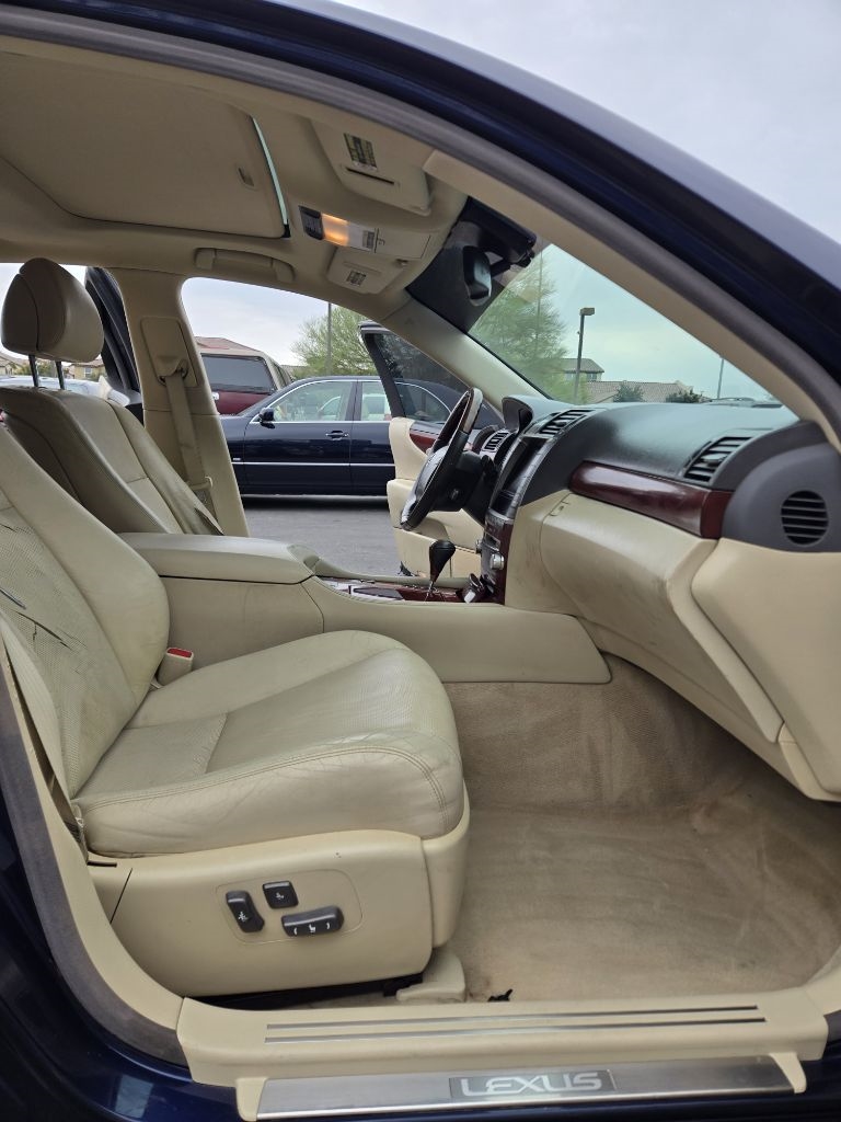 Lexus LS 460 4dr Sdn 2012