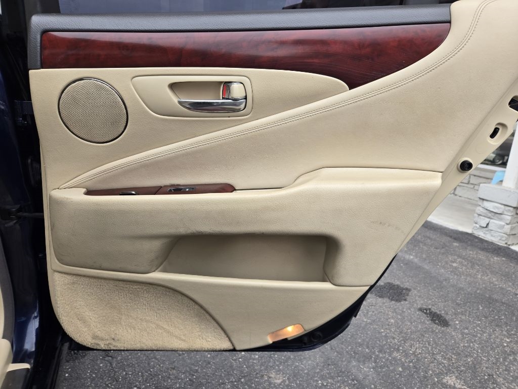 Lexus LS 460 4dr Sdn 2012