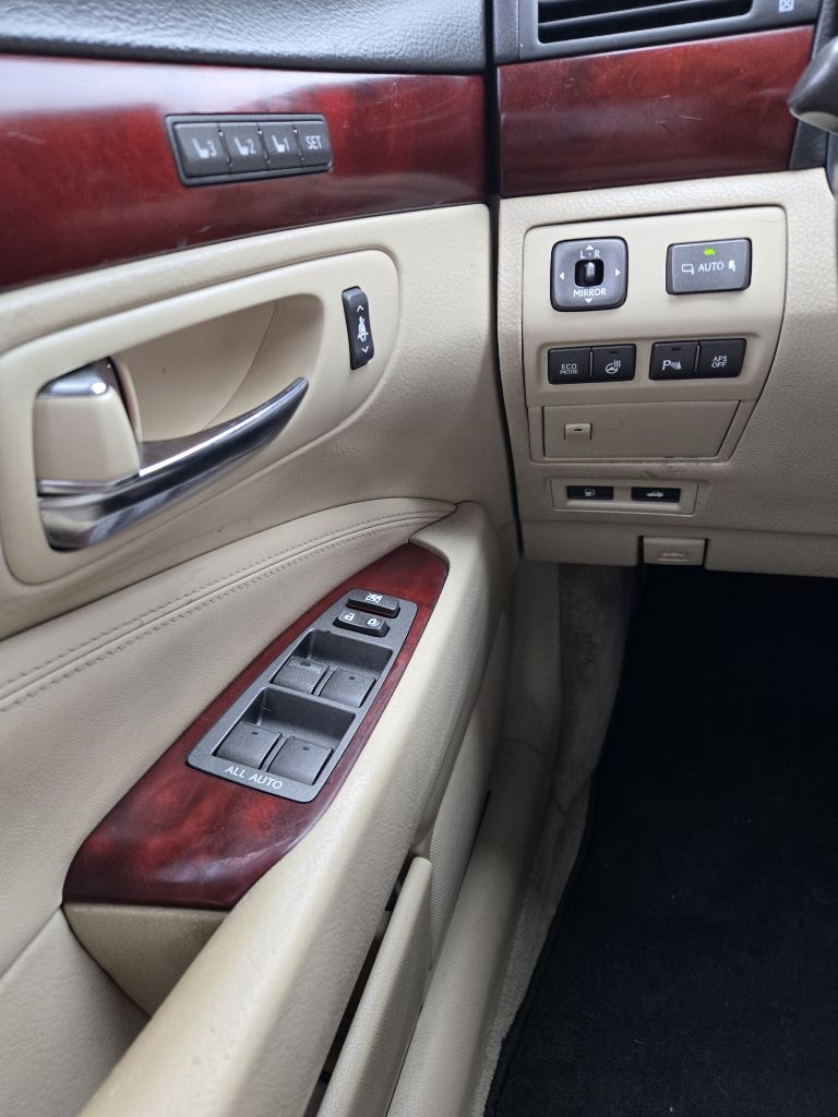 Lexus LS 460 4dr Sdn 2012