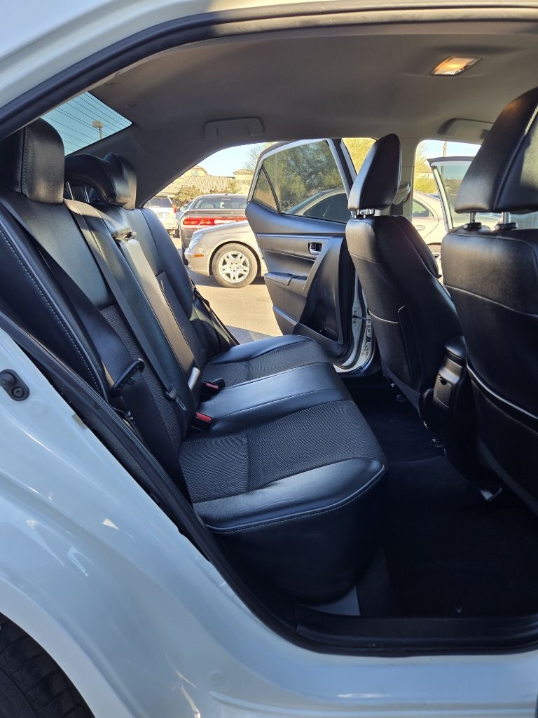 Toyota Corolla  2015