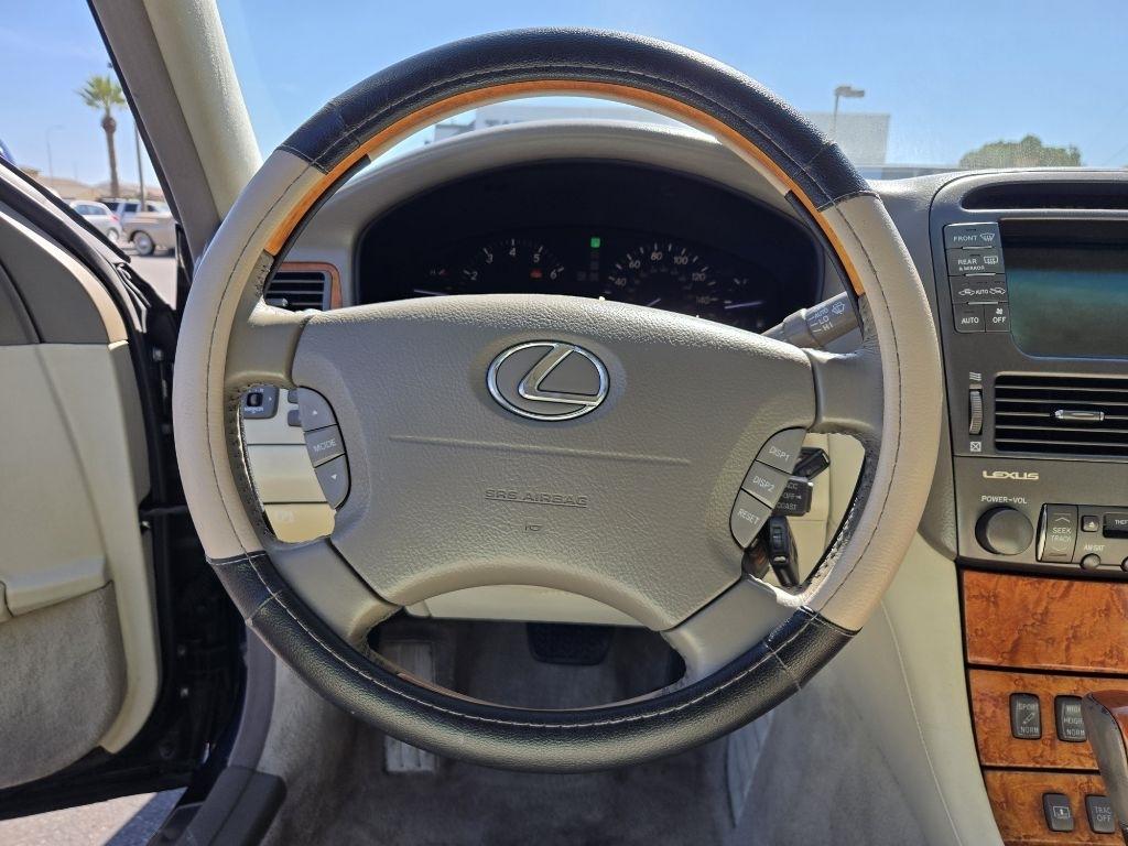 Lexus LS 430  2004
