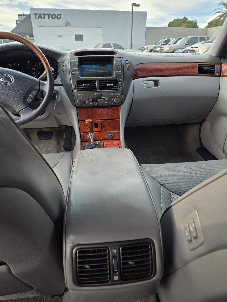 Lexus LS 430  2005