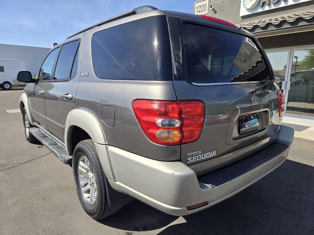 Toyota Sequoia  2004