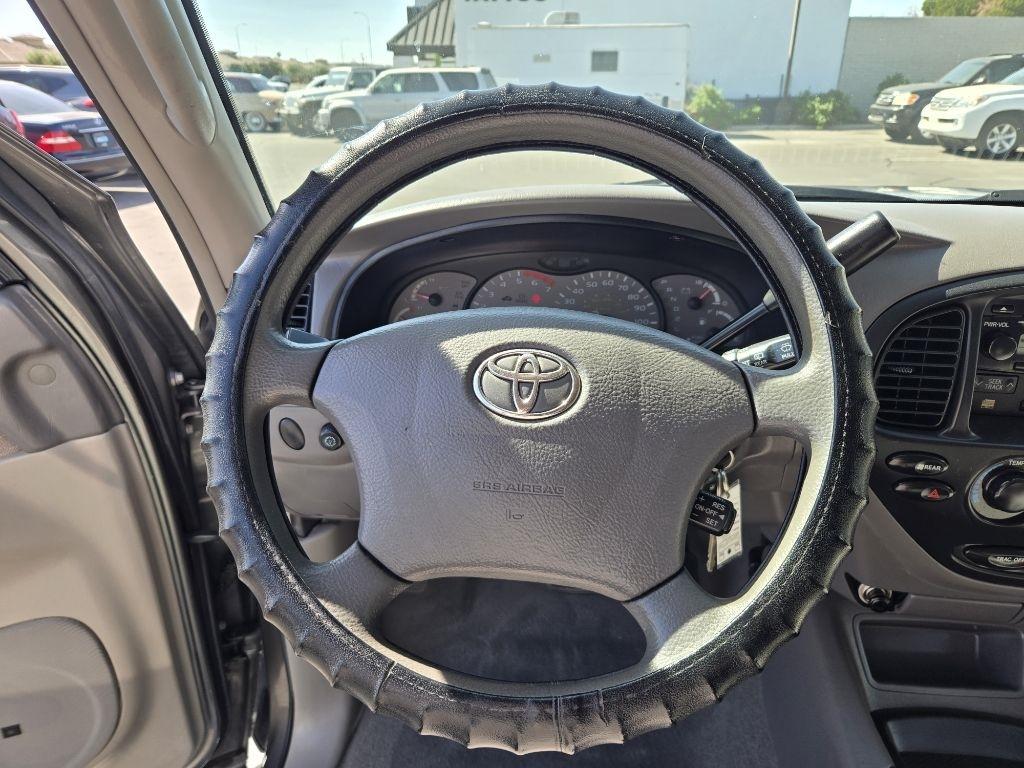 Toyota Sequoia  2004