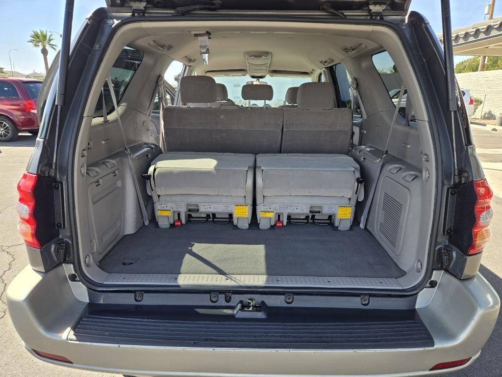 Toyota Sequoia  2004