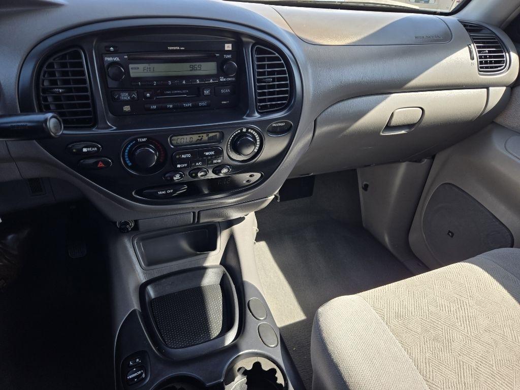 Toyota Sequoia  2004