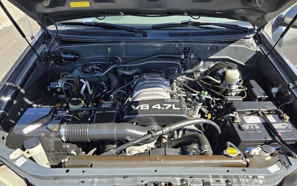 Toyota Sequoia  2004