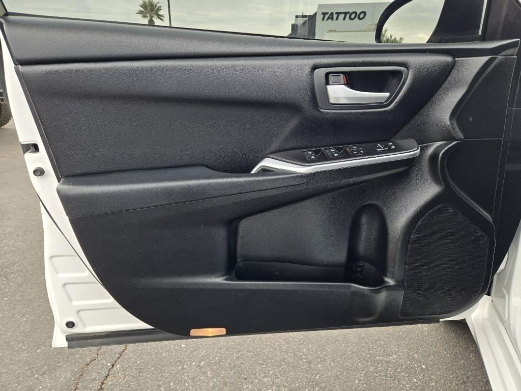 Toyota Camry Hybrid  2017