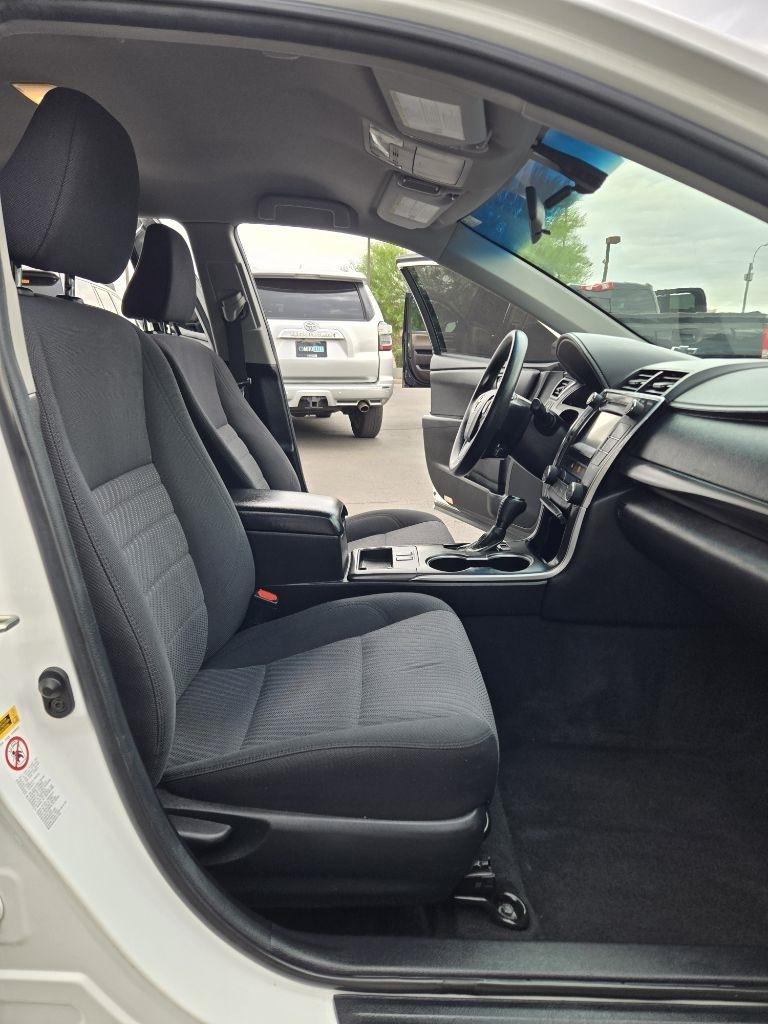 Toyota Camry Hybrid  2017