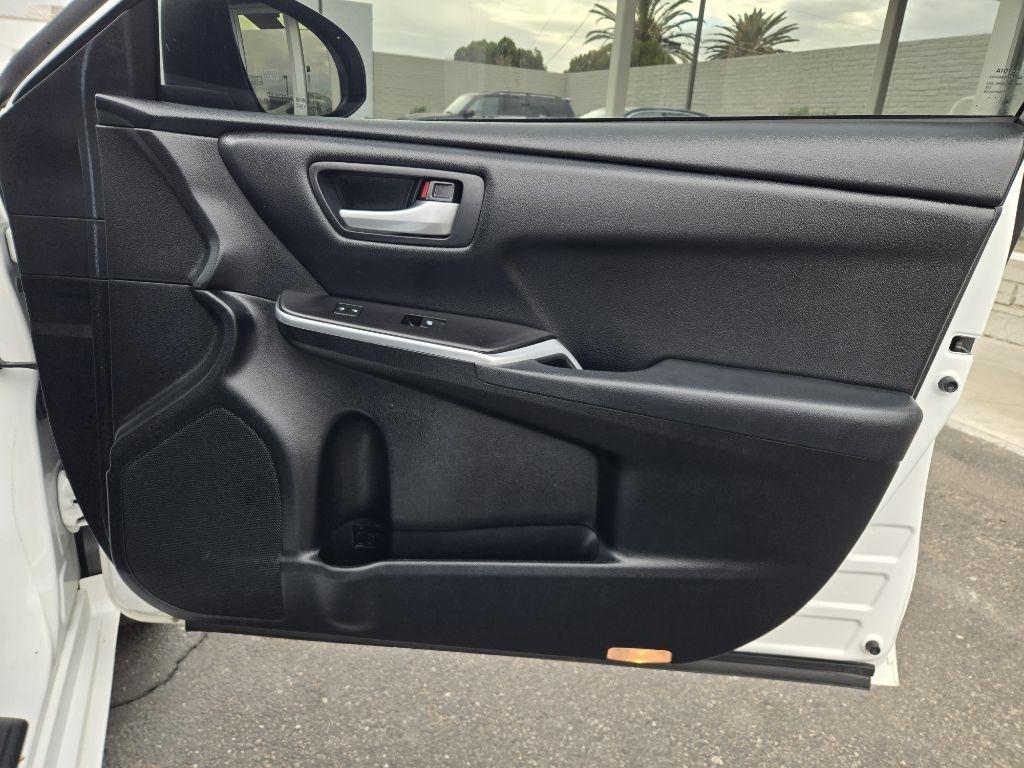 Toyota Camry Hybrid  2017