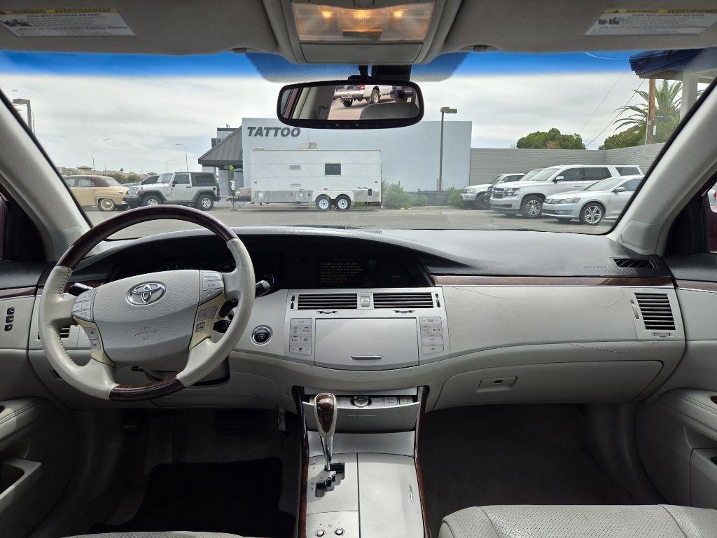 Toyota Avalon  2008