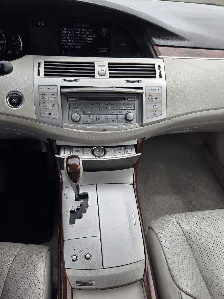 Toyota Avalon  2008