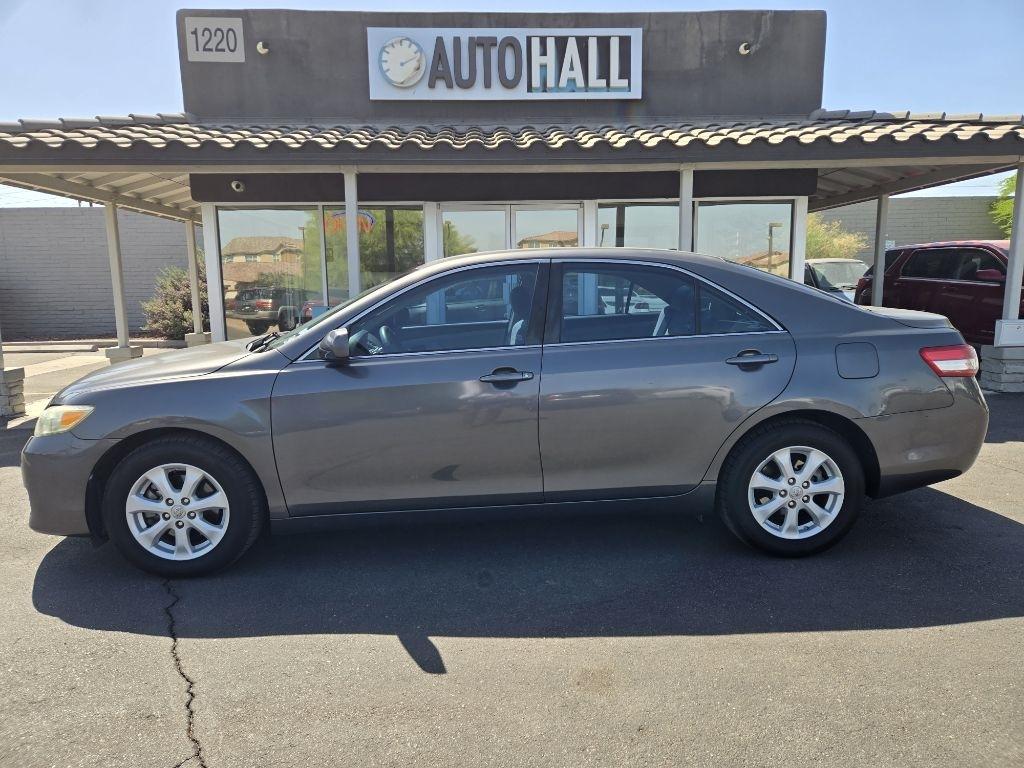 Toyota Camry 4dr Sedan LE 2011