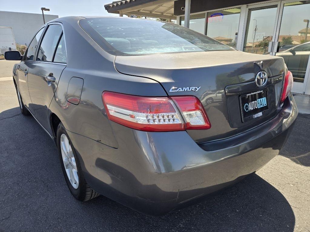 Toyota Camry 4dr Sedan LE 2011