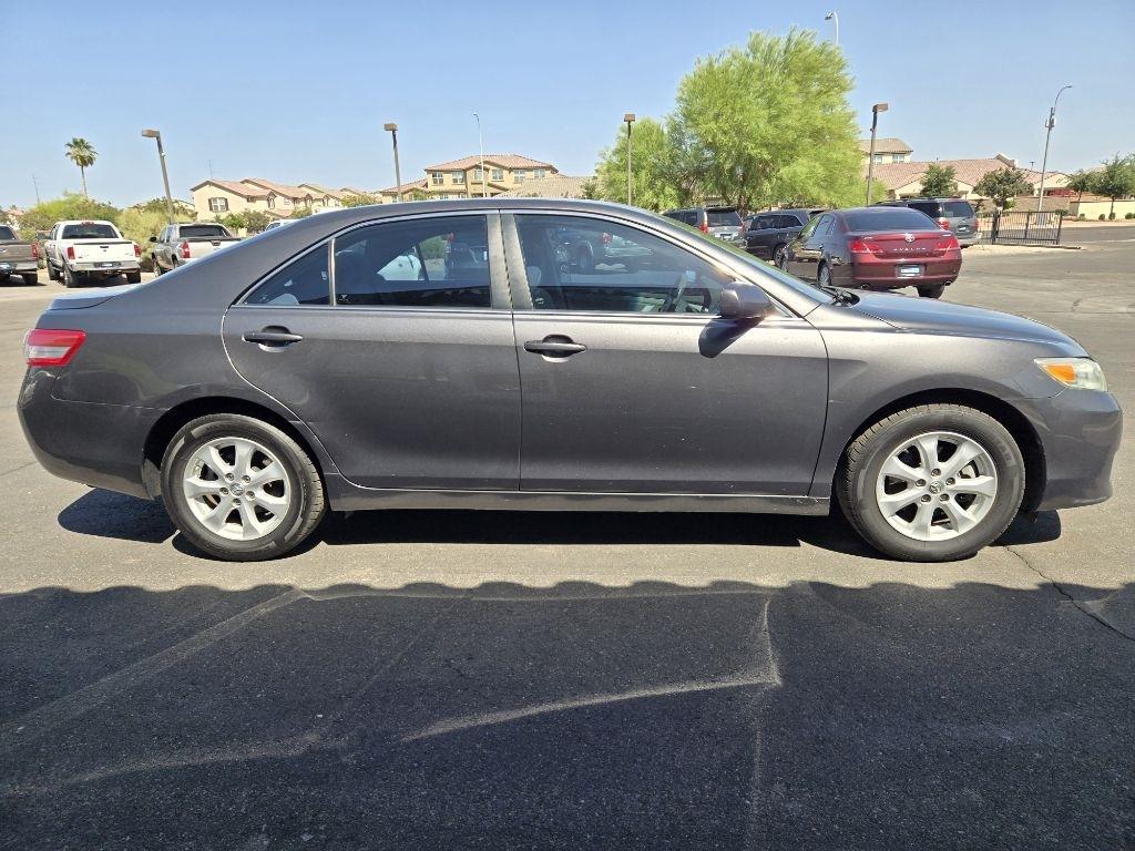 Toyota Camry 4dr Sedan LE 2011