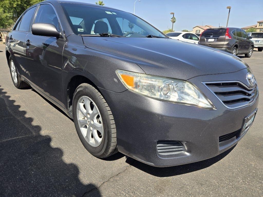 Toyota Camry 4dr Sedan LE 2011