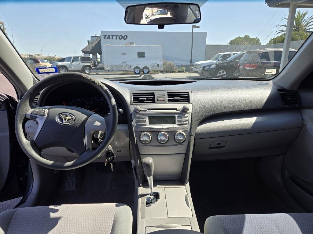 Toyota Camry 4dr Sedan LE 2011