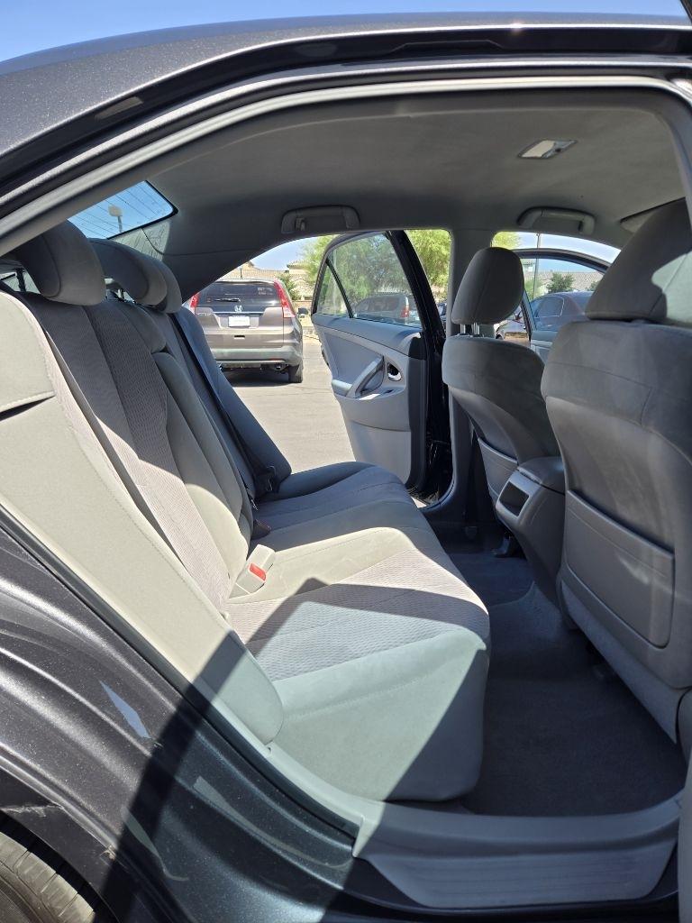 Toyota Camry 4dr Sedan LE 2011