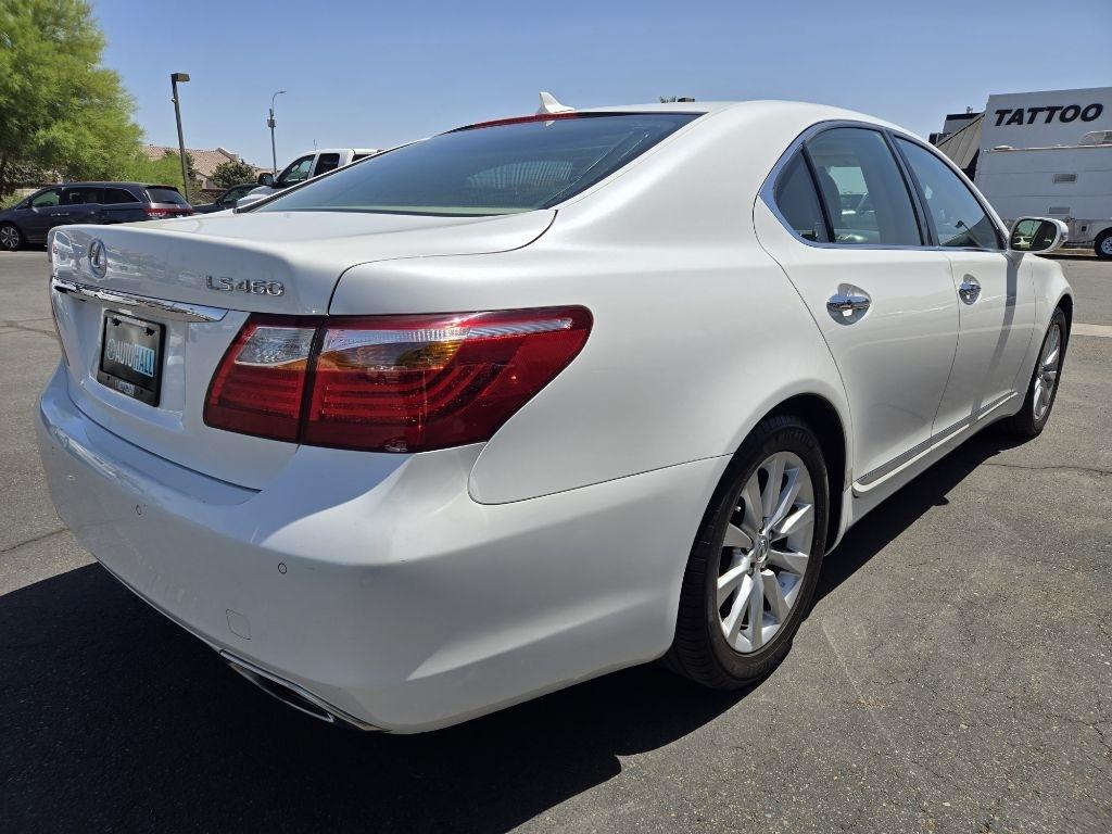 Lexus LS 460  2011