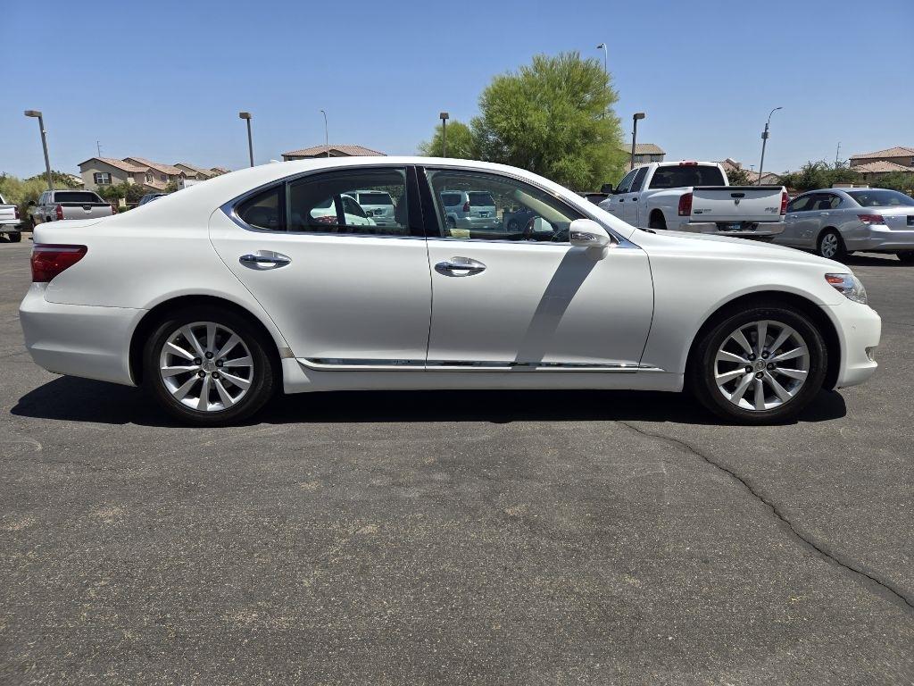 Lexus LS 460  2011