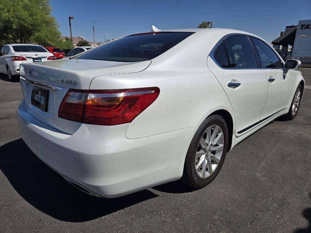 Lexus LS 460  2011
