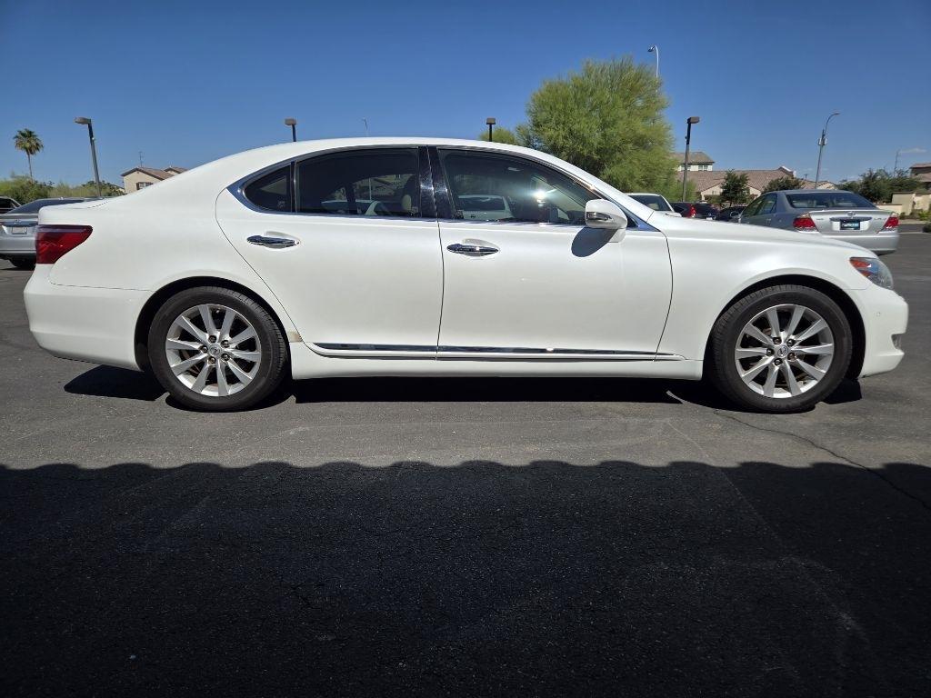 Lexus LS 460  2011