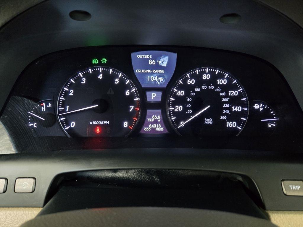 Lexus LS 460  2011