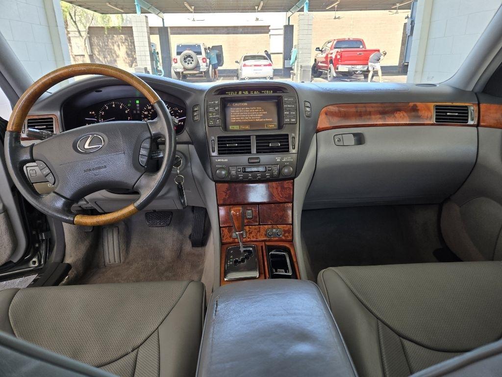 Lexus LS 430  2004