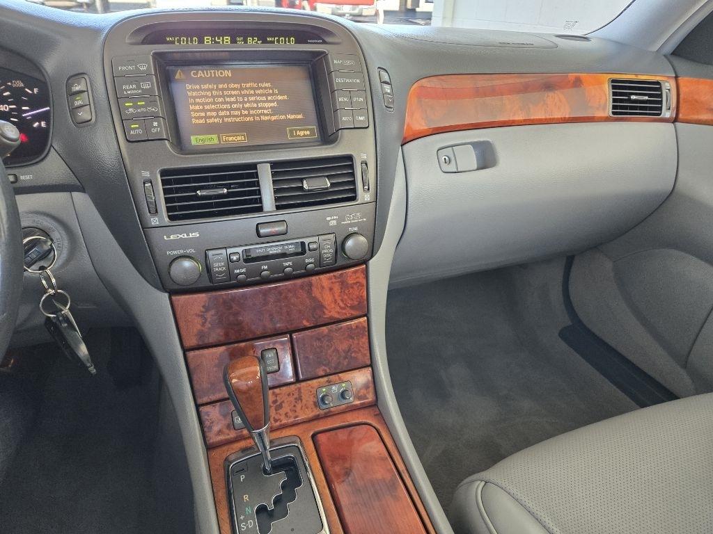 Lexus LS 430  2004