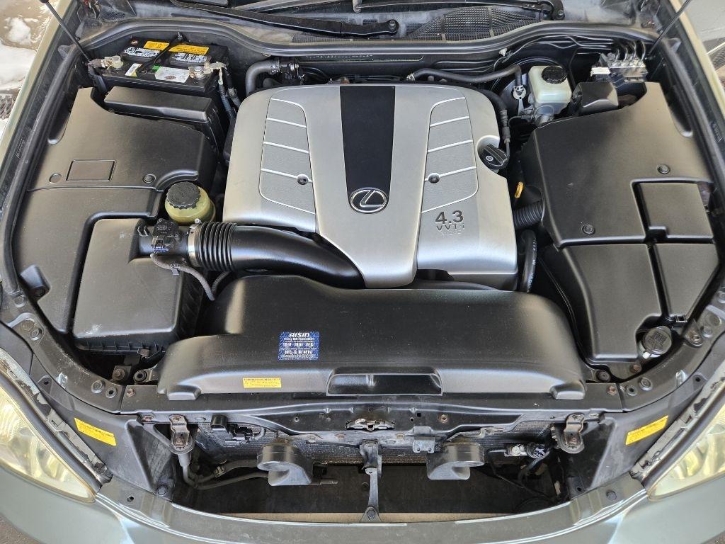 Lexus LS 430  2004