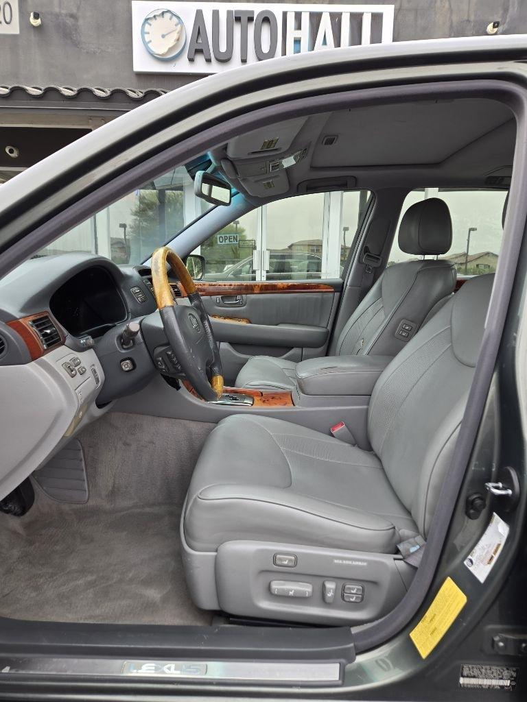 Lexus LS 430  2004