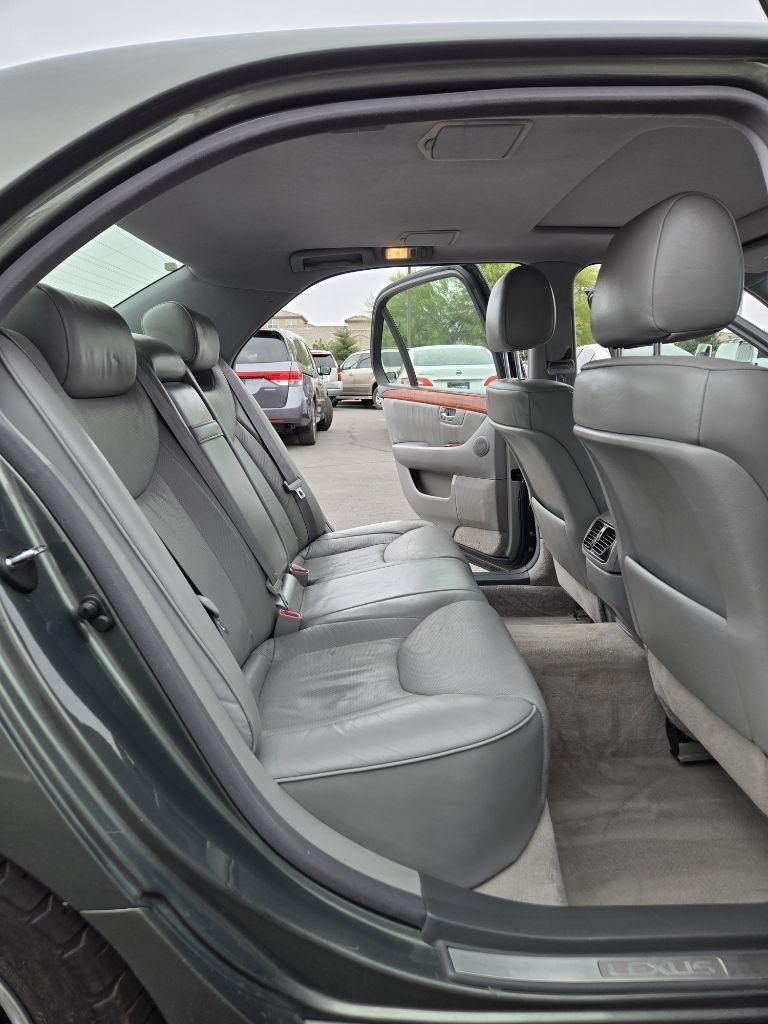 Lexus LS 430  2004