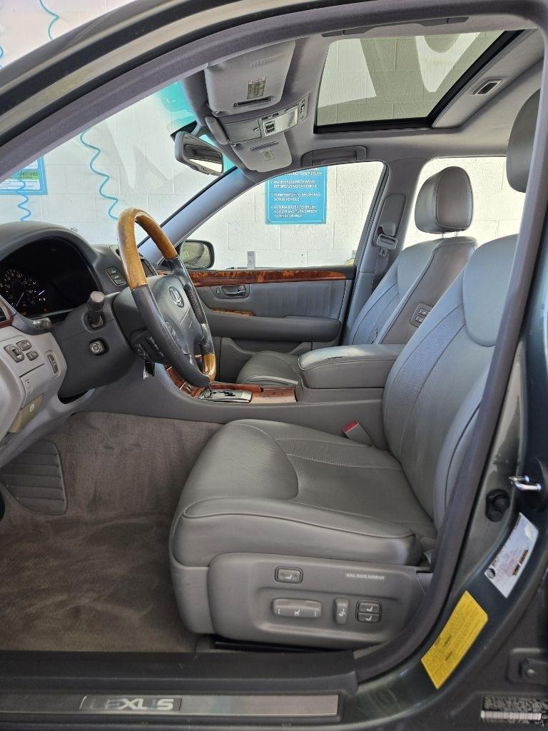 Lexus LS 430  2004