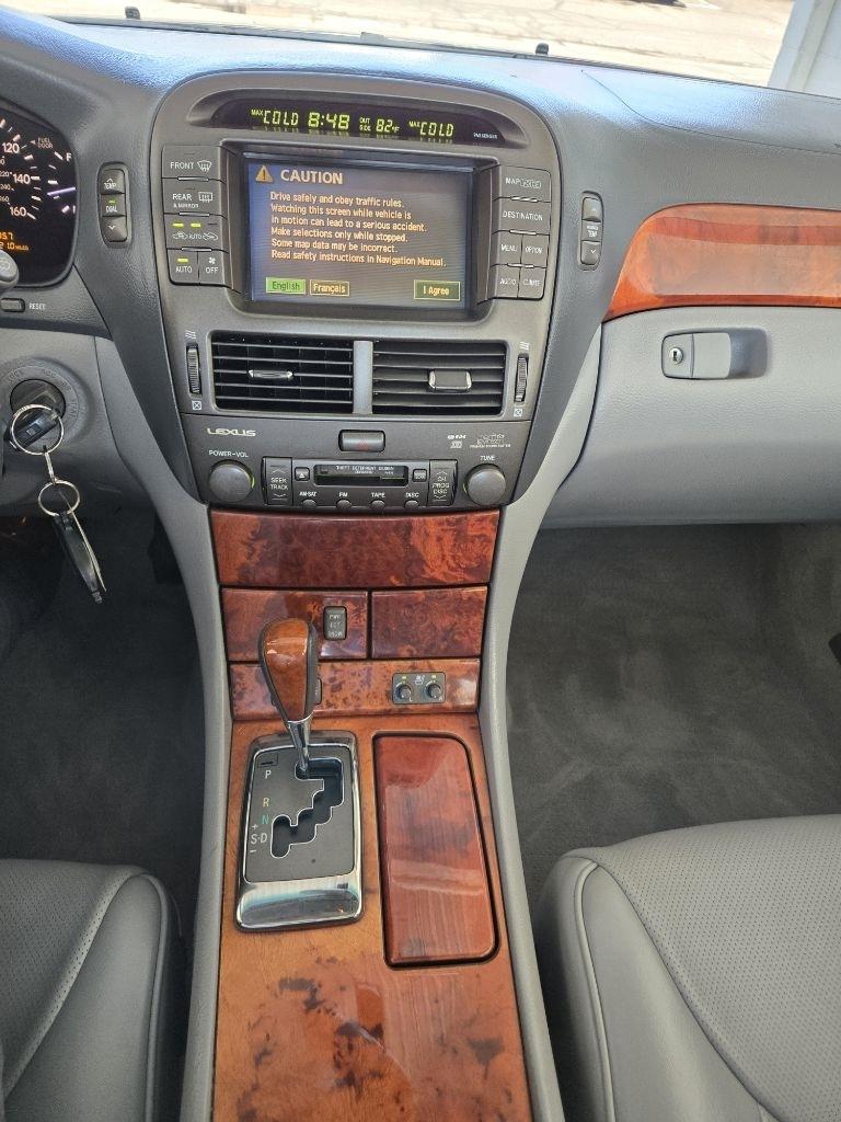 Lexus LS 430  2004