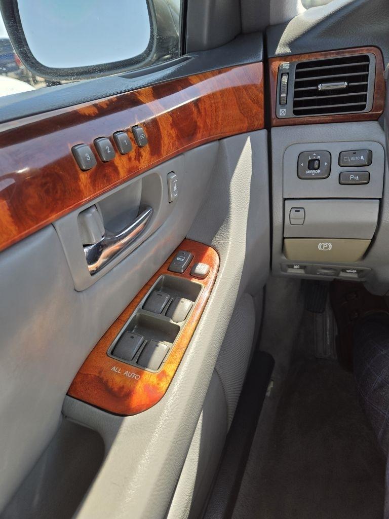 Lexus LS 430  2004