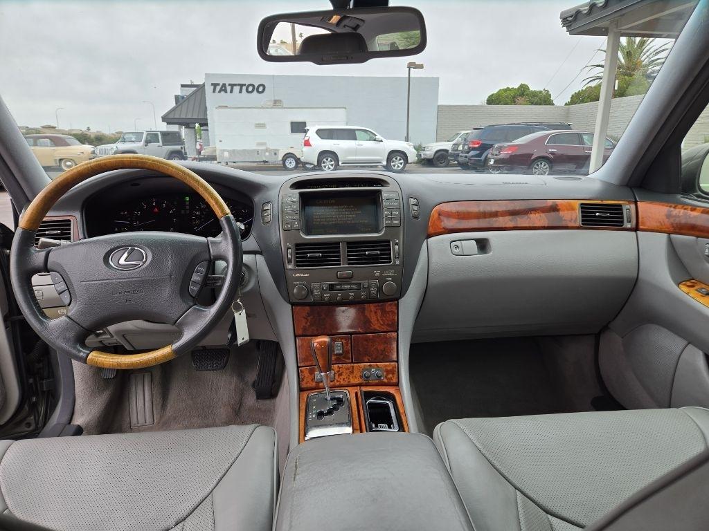 Lexus LS 430  2004
